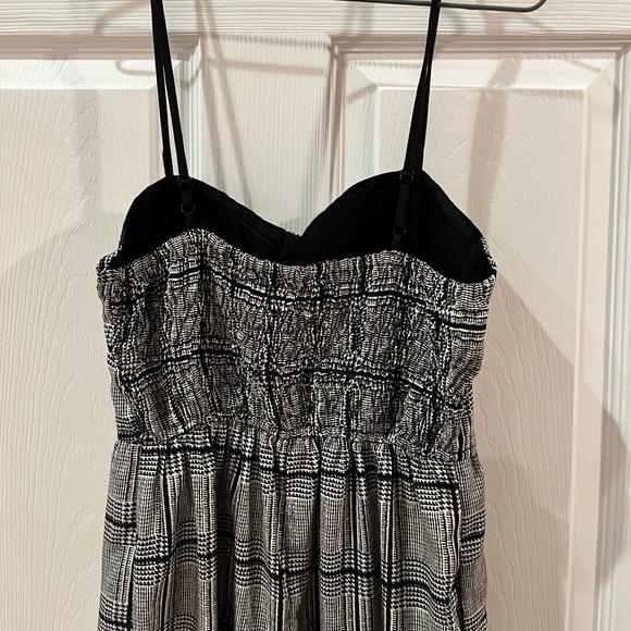 Wide Leg Jumpsuit - Picture 2 of 8